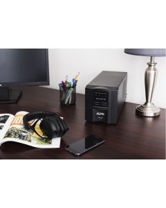 APC Smart-UPS 750VA LCD 230V with SmartC